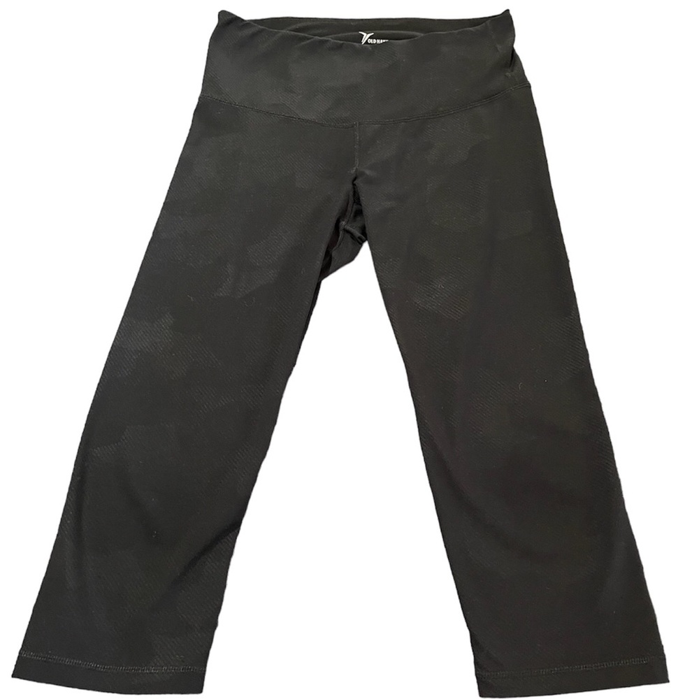 Old Navy Active • Black Capri Leggings